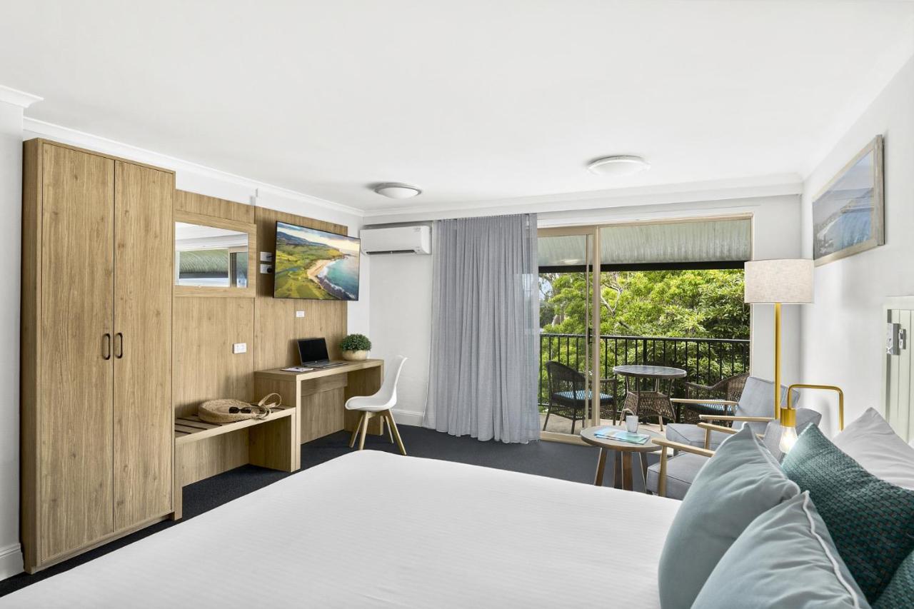 Shores Hotel